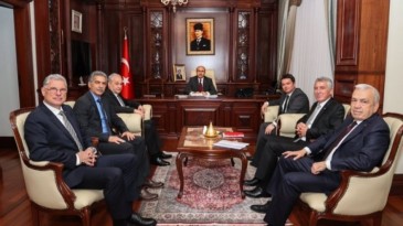 Bursa’da CHP’li 6 ilçe Belediye Başkanı Bursa Valisi Demirtaş’ı ziyaret etti