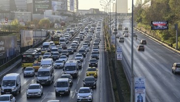 İstanbul’da bayram tatili bitti trafik çilesi başladı