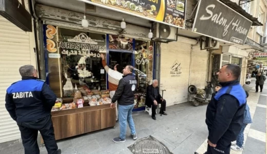 CHP’li Kilis Belediyesi Arapça tabelaları kaldırmaya başladı