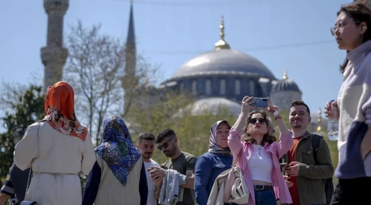 Bayram tatilini İstanbul’da geçirenler tarihi yarım adaya akın etti